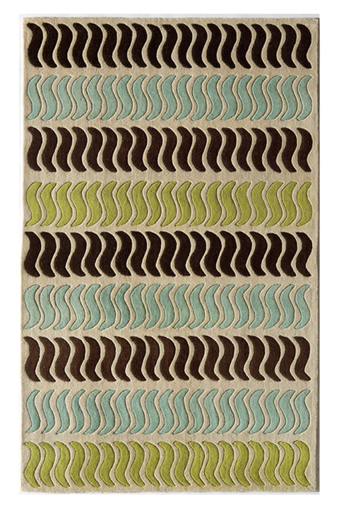 Small little colourful ripples of waves – this is what this carpet is all about. Due to the alternating direction of the motifs, you can feel the pattern moving and that is the attractive point of this piece.